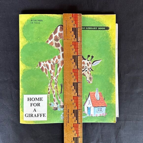 Vintage 1968 Read-along Home for a Giraffe 45 vinyl Record and Book Set - Picture 10 of 10